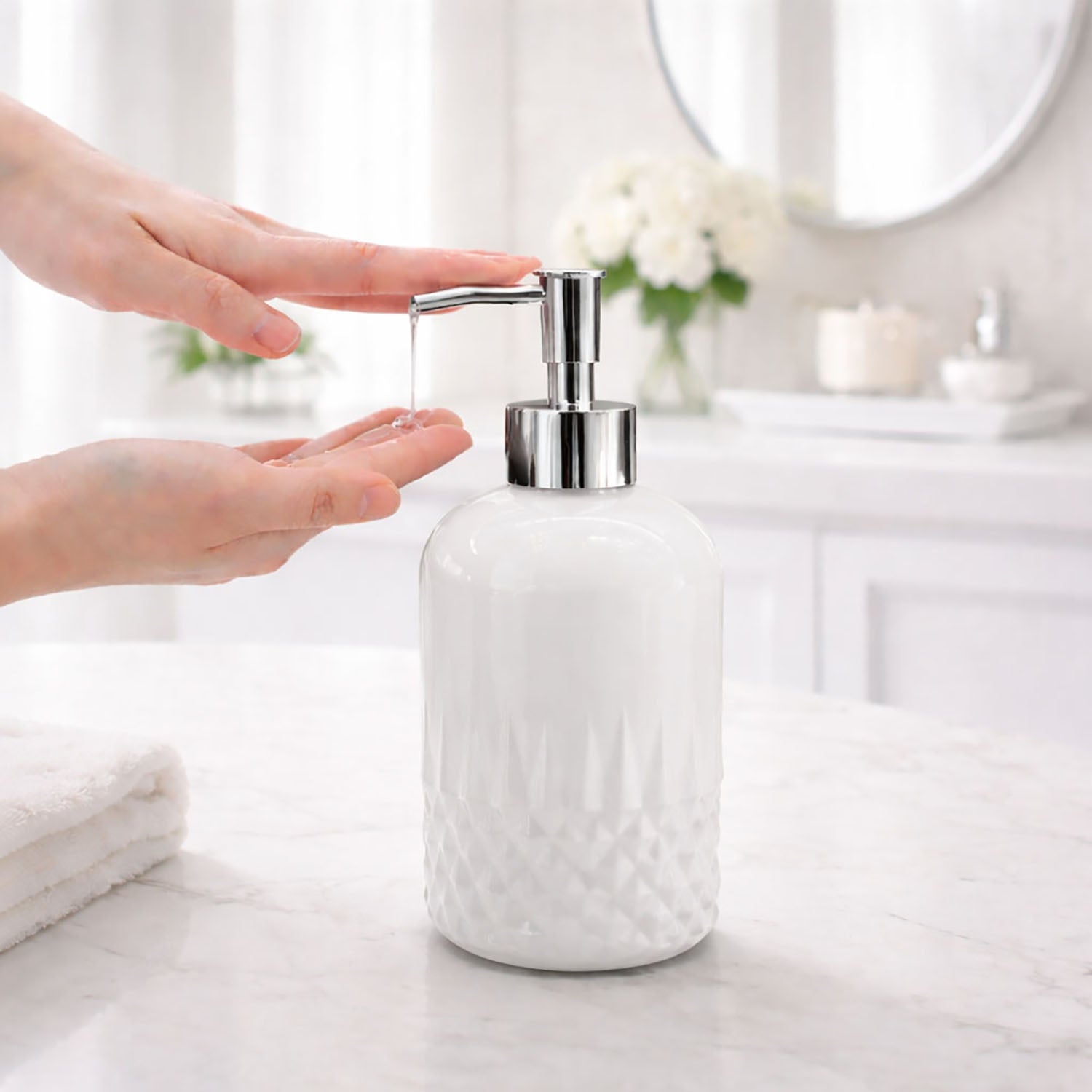 Diamond Cut Pattern Glass Soap Dispenser For Bathroom And Kitchen Sink ( 19.5x8 cm White )
