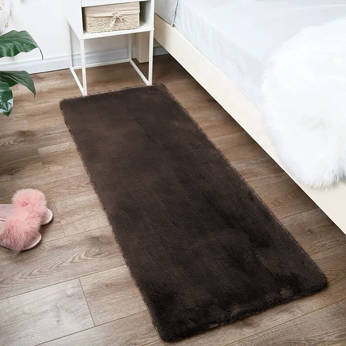 Rabbit Fur Soild RunnerSuper Soft (Chocolate, 2x5 Feet)