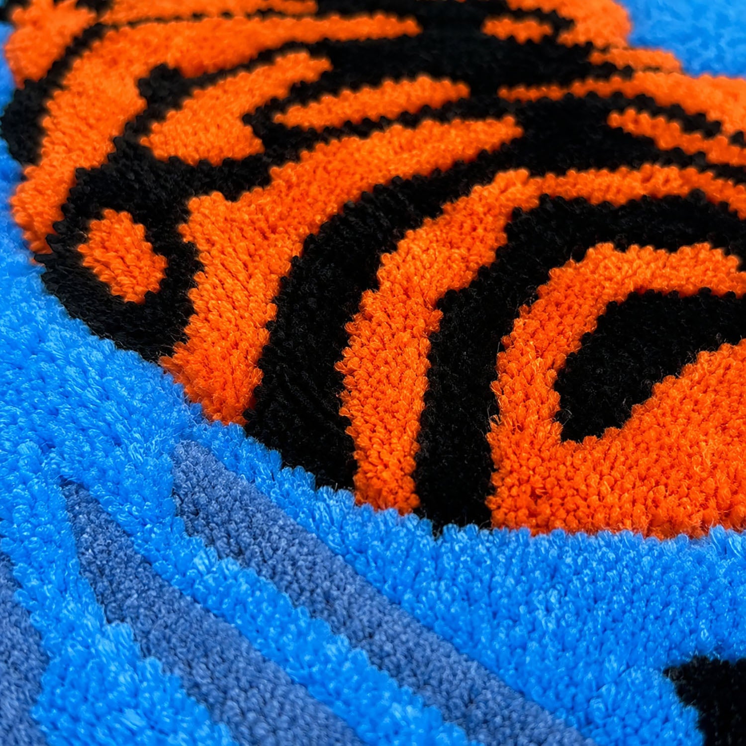 Premium Wool Tufted Tiger Pattern Rug Unique Design Mat For Room And Wall Decor Home Living Space 61x61 cm