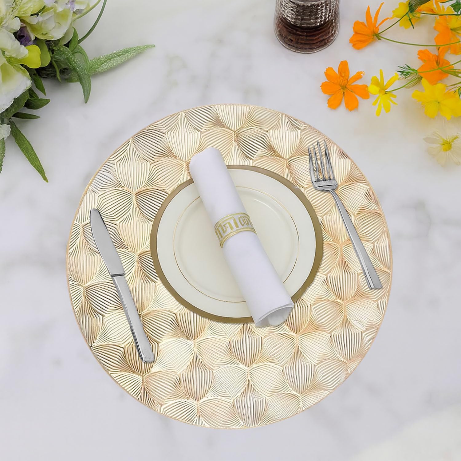 LUXE HOME INTERNATIONAL PVC Vinyl Metallic Table Round Placemats for Dining Table Gold, Heat Resistant & Waterproof | Easy to Clean Decorative Dining Mats - (Set of 6) ST078TJ-3MJ