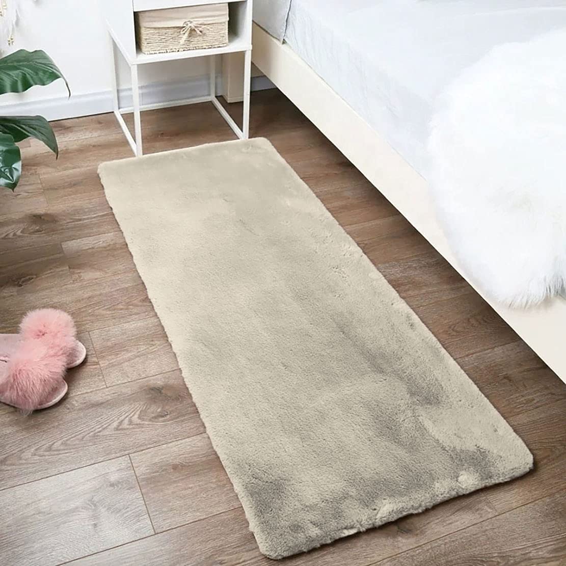 Rabbit Fur Soild RunnerSuper Soft (Beige, 2x5 Feet)