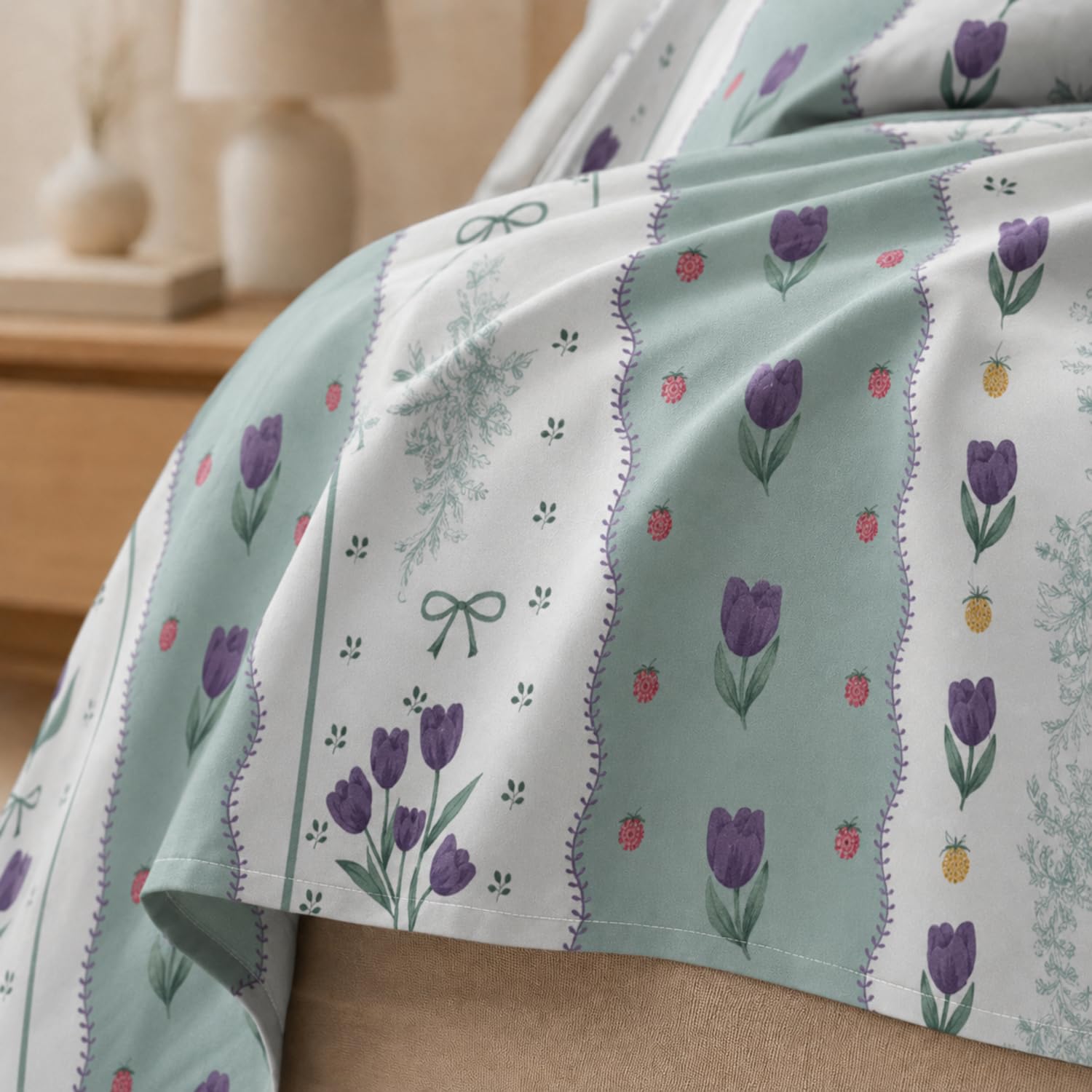 Double Bedsheet with 2 Pillow Covers 220 TC 100% Cotton Feel ( King Size Purple&Green 90x100inch )