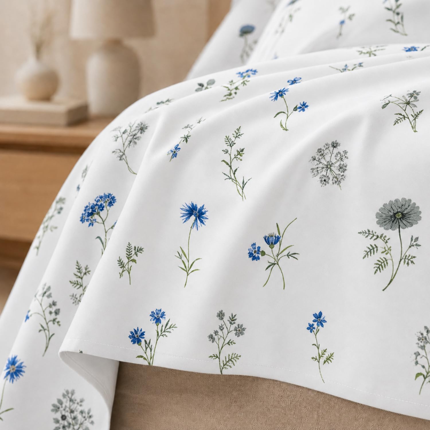 King Size Double Bedsheet with 2 Pillow Covers Premium Wildflower Printed  90x100 inch