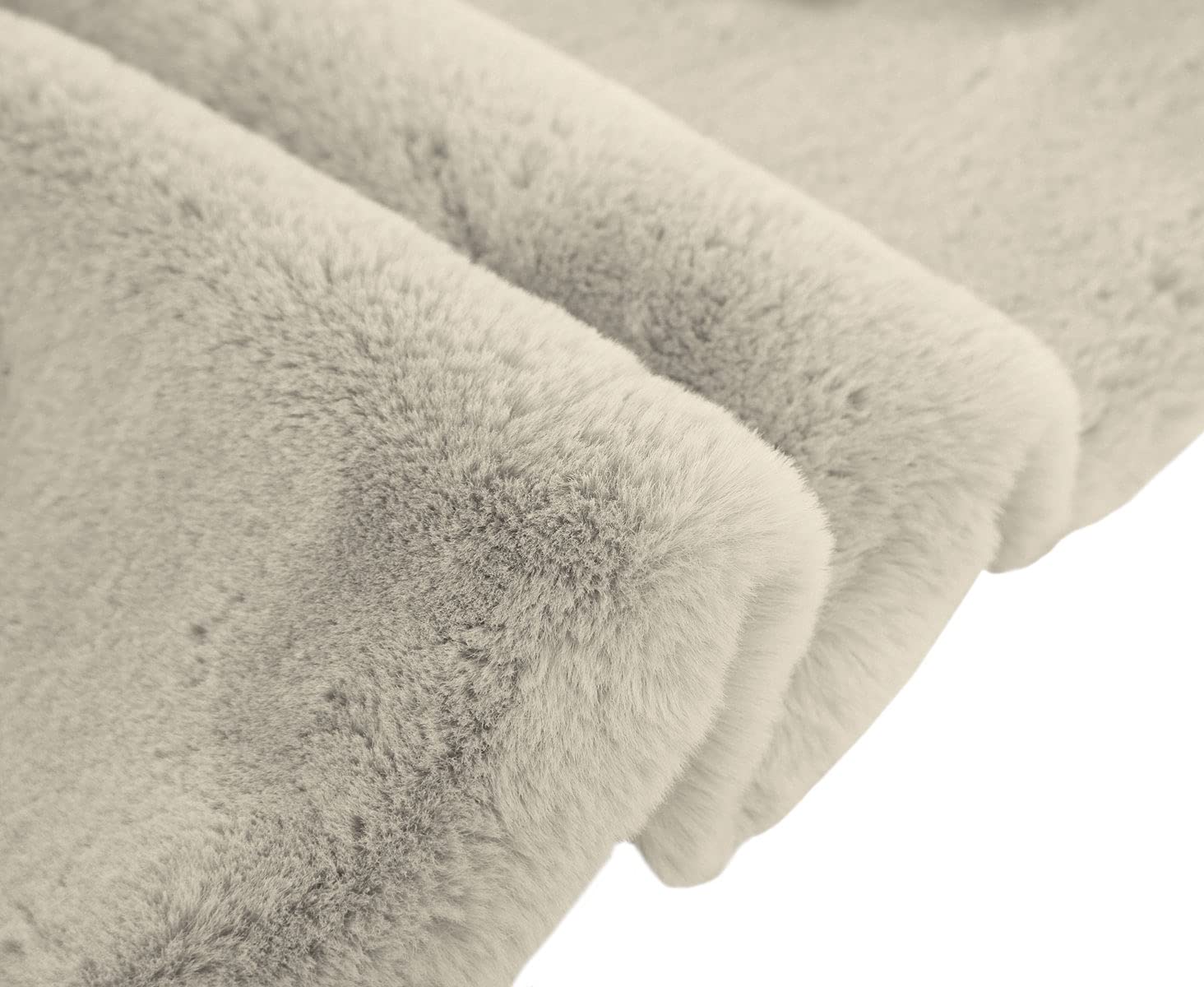 Rabbit Fur Soild RunnerSuper Soft (Beige, 2x5 Feet)