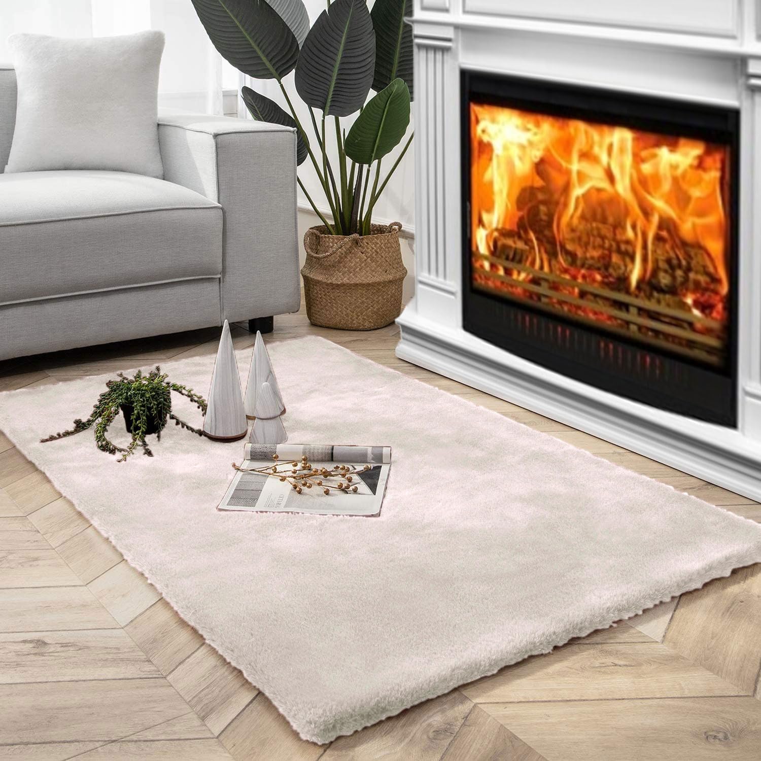Rabbit Fur Super Soft Carpet (Skin, 4x6 Feet)