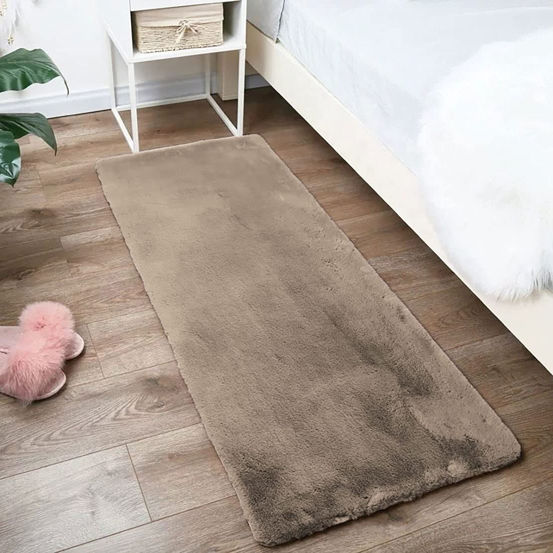 Rabbit Fur Soild RunnerSuper Soft (Taupe, 2x5 Feet)