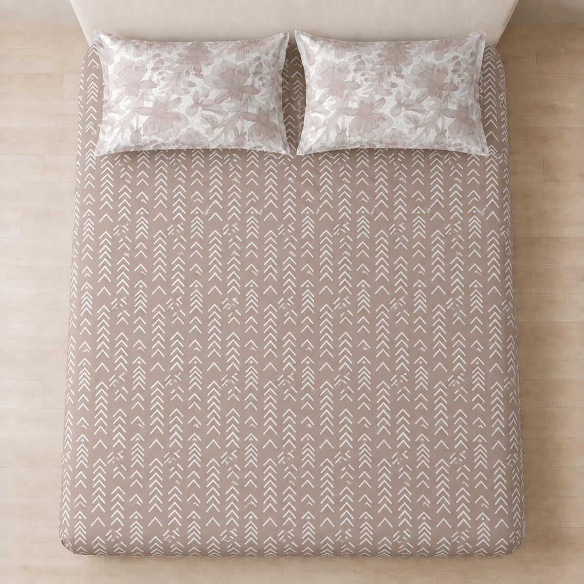 King Size Double Bedsheet with 2 Pillow Covers Premium Chevron Printed Taupe 108x108inch