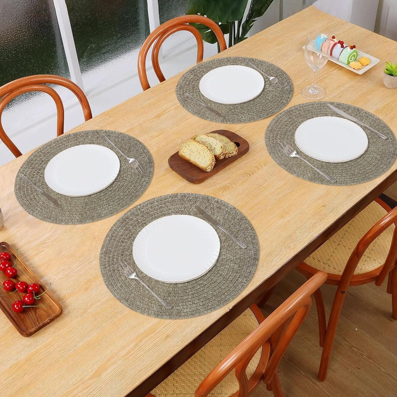 LUXE HOME INTERNATIONAL PVC Vinyl Metallic Table Round Placemats for Dining Table Gold, Heat Resistant & Waterproof | Easy to Clean Decorative Dining Mats - (Set of 4) STP001-JPE