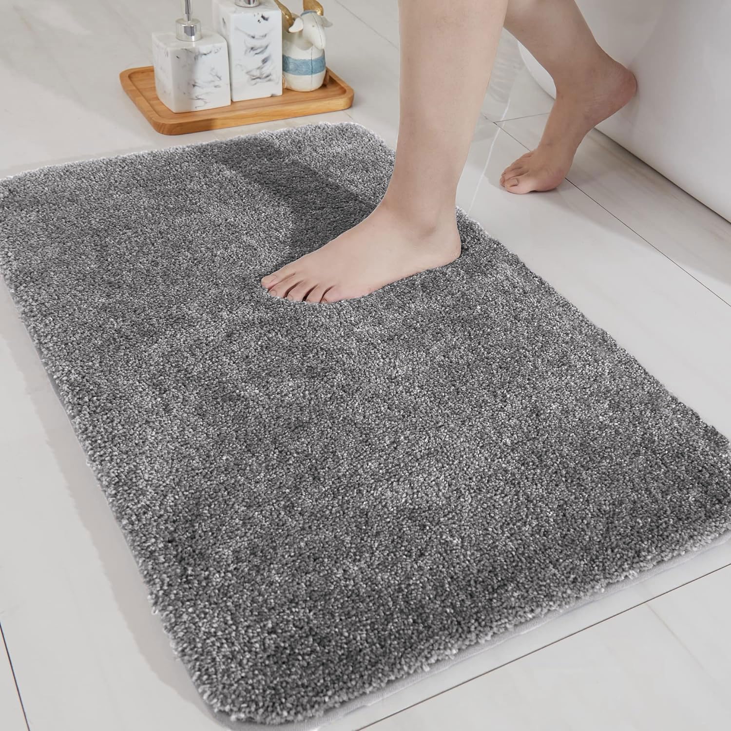 Newman Bath Mat 2500 GSM (40X60 Cm, Silver)