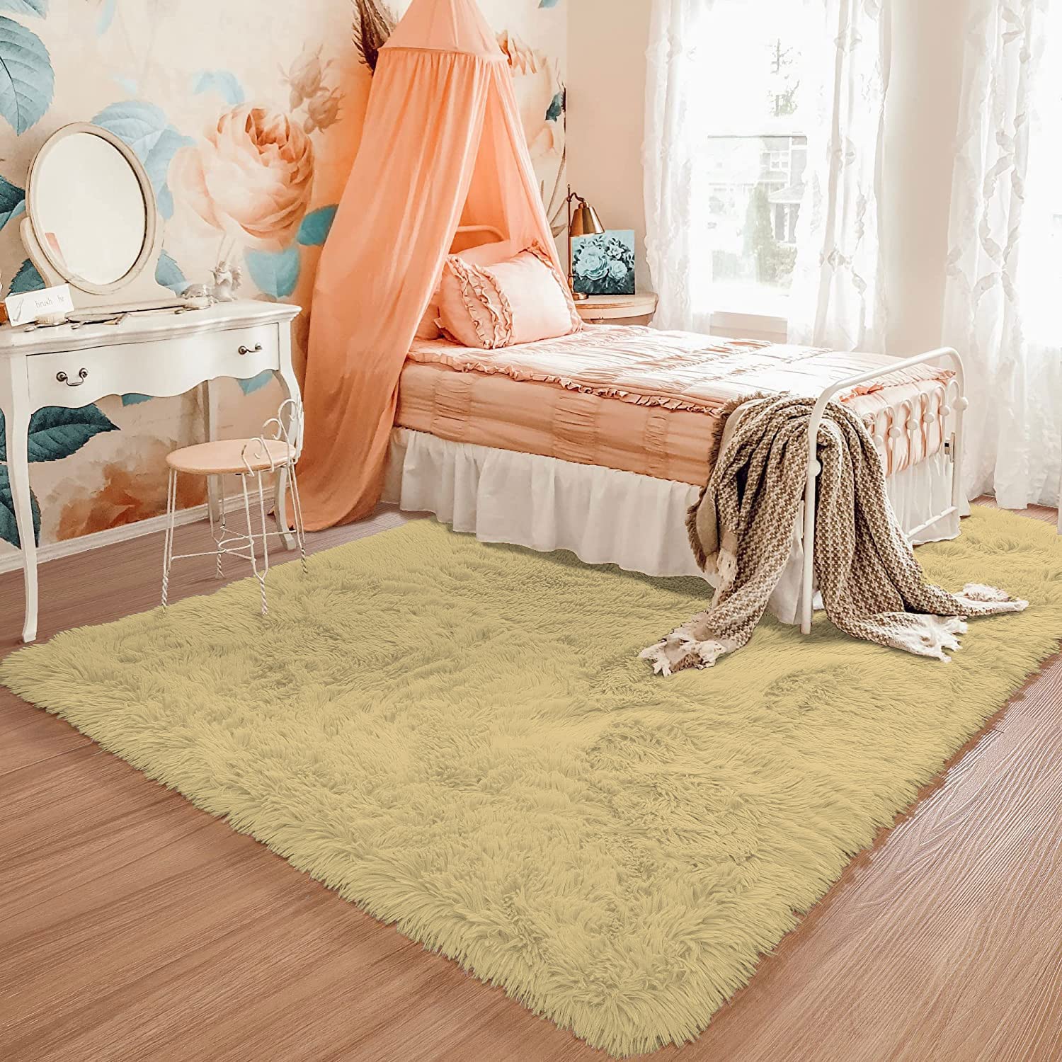 Carpets Marino Fur 2000 GSM (4x6 Ft, Gold)