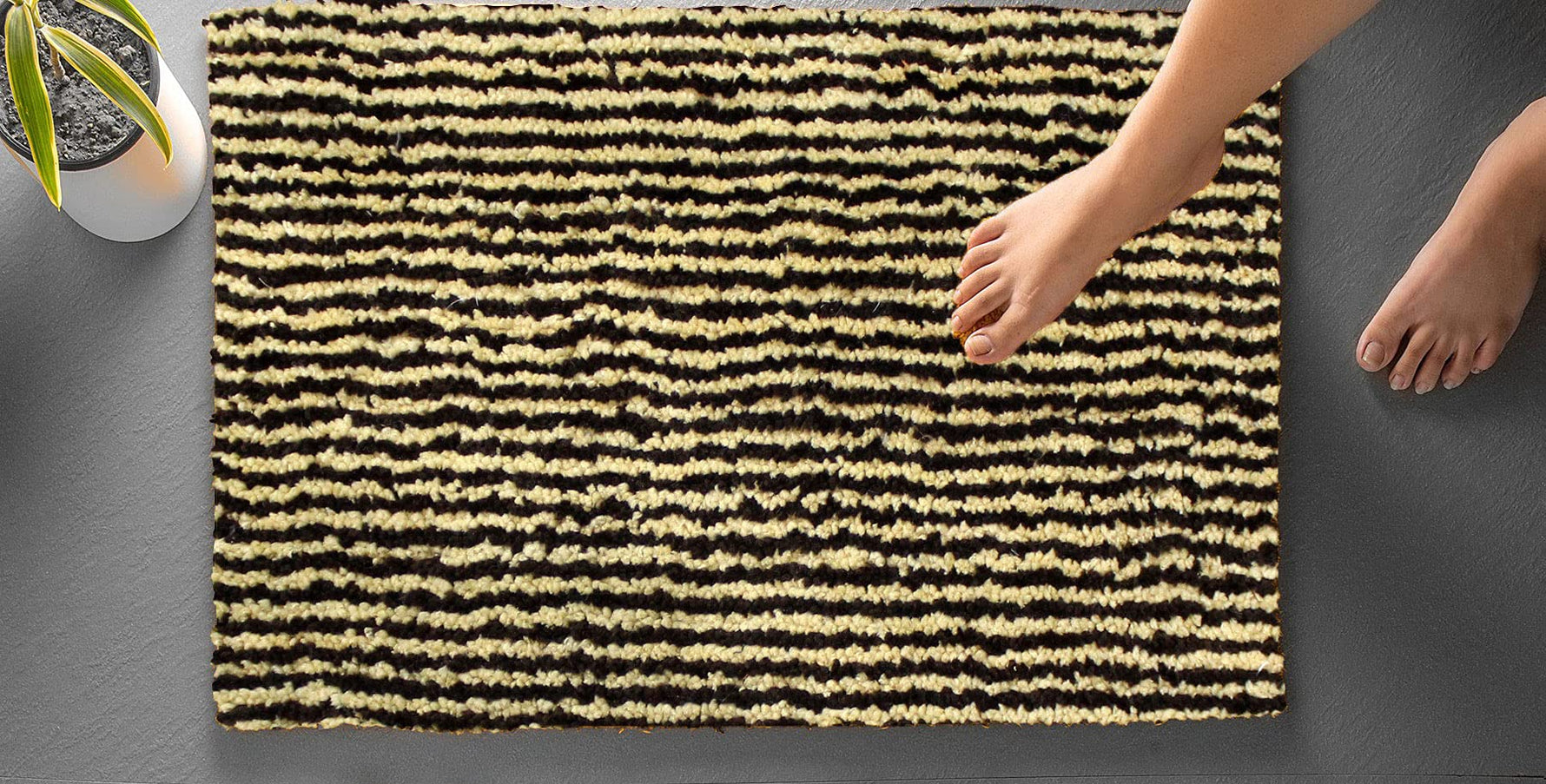 Comfort Bath Mat Super Soft Microfibe( 38x58 cm Chocolate)