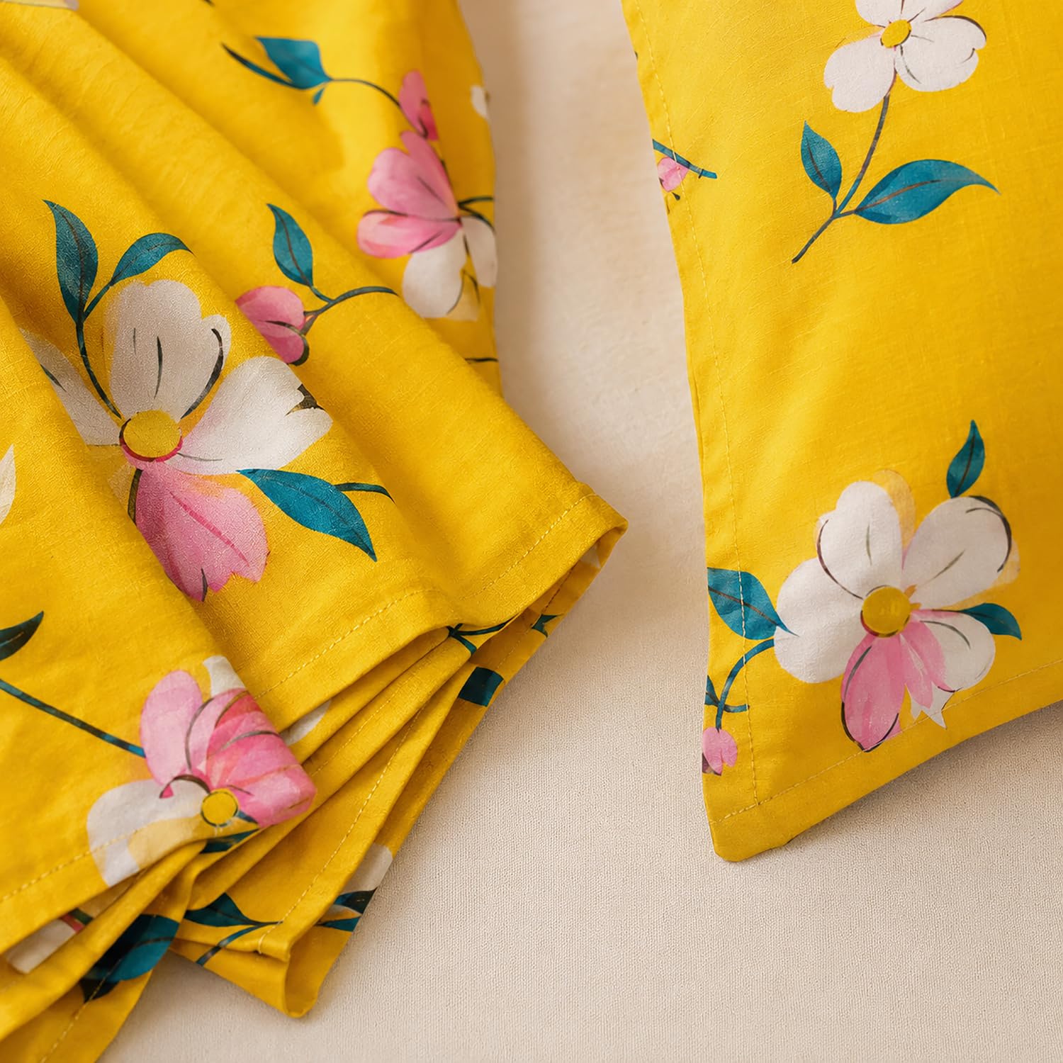 Double Bedsheet With 2 Pillow Covers Floral Pattern 200 TC 100% Cotton Feel ( Queen Size 90x90 Inch Red Set Of 3 )