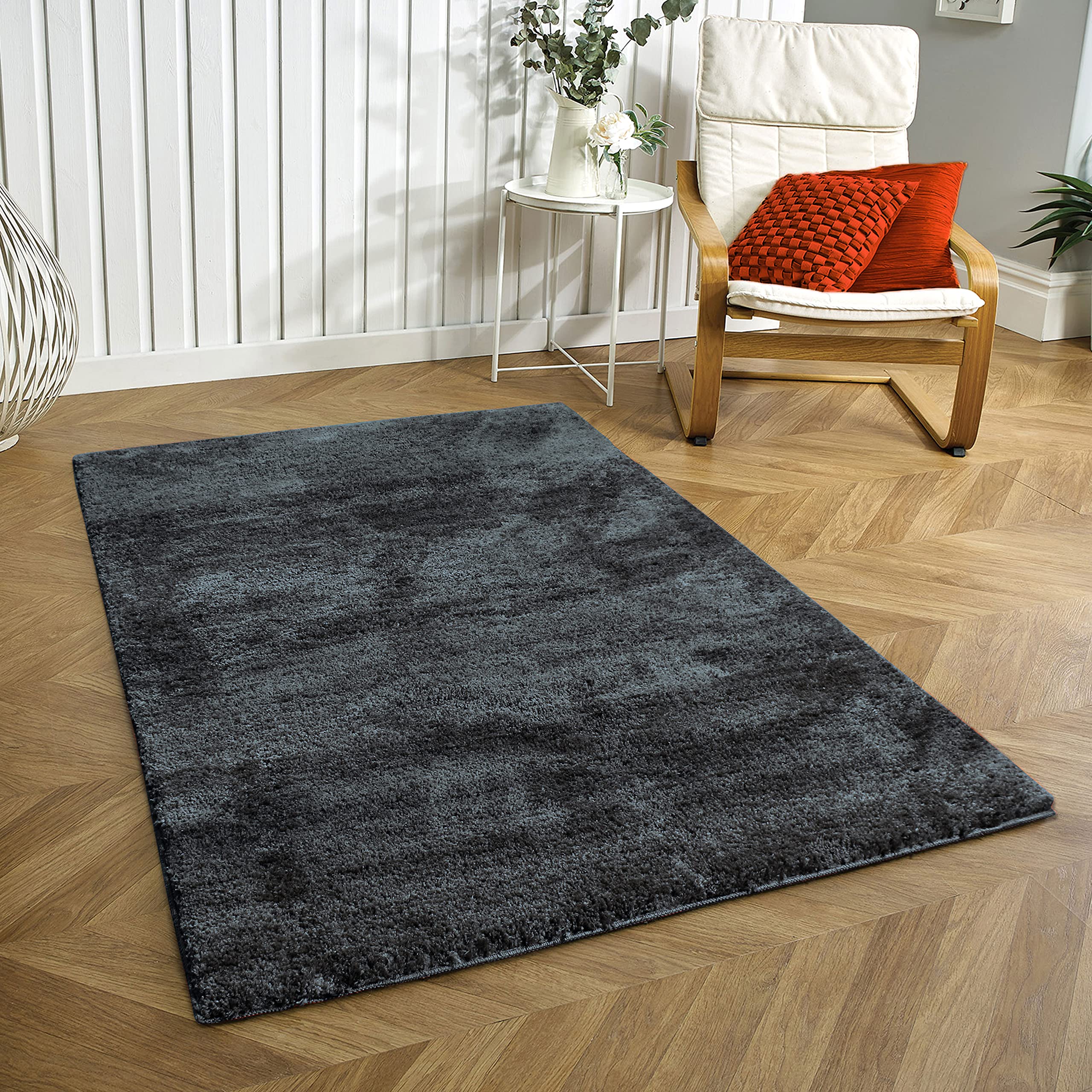 Newman Carpet 2500 GSM (4x6 Feet, Anti Anthra)